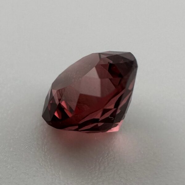 Malaia Garnet side view